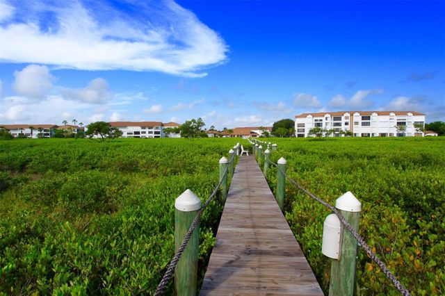 6175 S Mirror Lake Drive 301, Sebastian, FL 32958