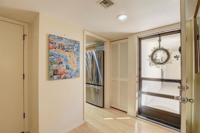 6175 S Mirror Lake Drive 301, Sebastian, FL 32958