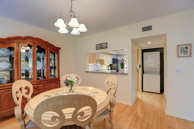 6175 S Mirror Lake Drive 301, Sebastian, FL 32958