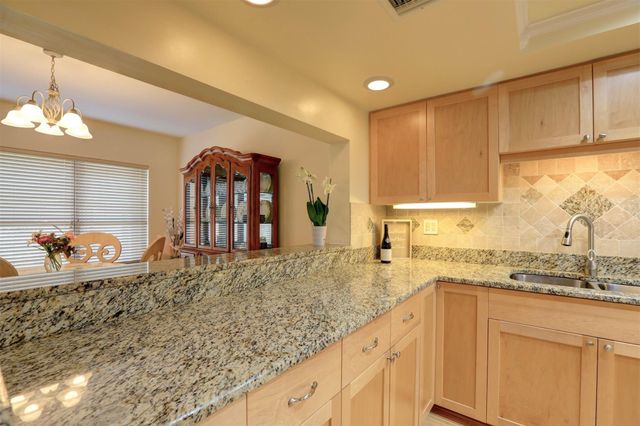 6175 S Mirror Lake Drive 301, Sebastian, FL 32958