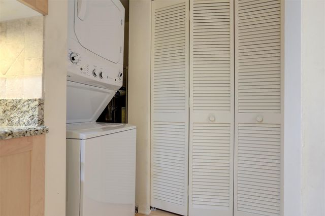 6175 S Mirror Lake Drive 301, Sebastian, FL 32958