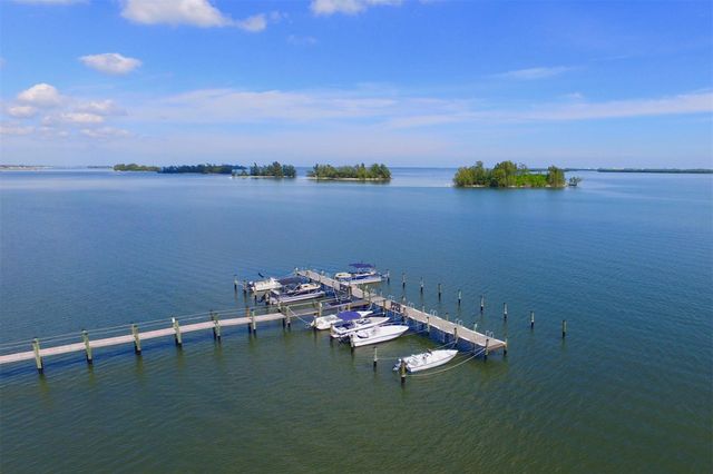 6175 S Mirror Lake Drive 301, Sebastian, FL 32958