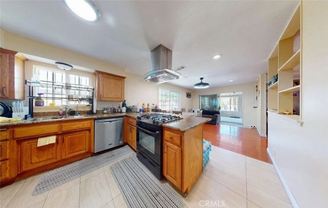 521 S Western Avenue, Santa Ana, CA 92703