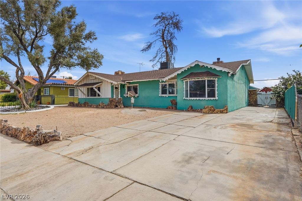 Image 2 of property listing at 3256 Brentwood Street, Las Vegas, NV 89121