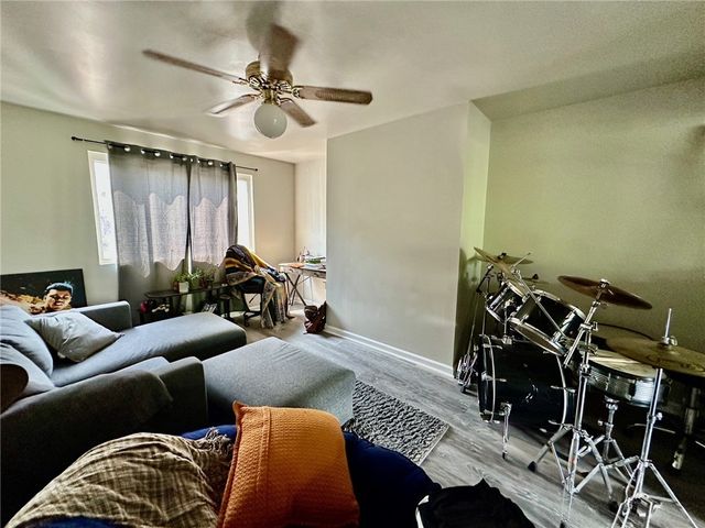 3586 Elmhurst Ave, Brighton Heights, PA 15212