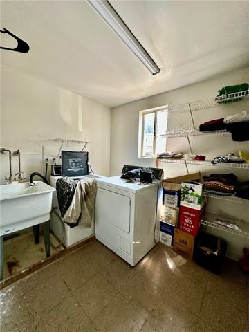 3586 Elmhurst Ave, Brighton Heights, PA 15212