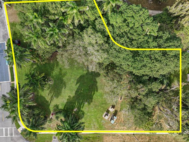 1617 Embassy Drive, West Palm Beach, FL 33401