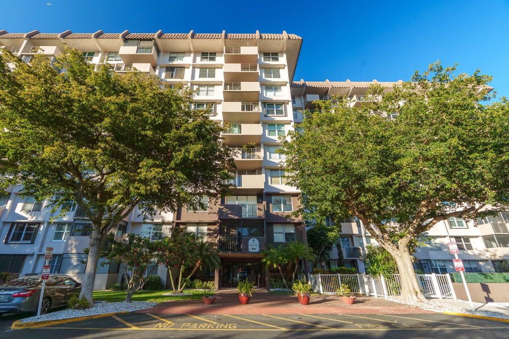 777 S Federal Hy 811-D, Pompano Beach, FL 33062