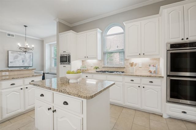 3118 Woodland Heights Circle, Colleyville, TX 76034