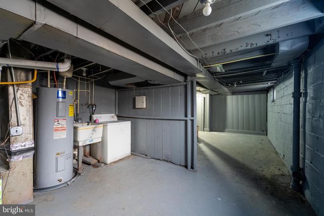 2574 W LAFAYETTE AVE W, Baltimore, MD 21216