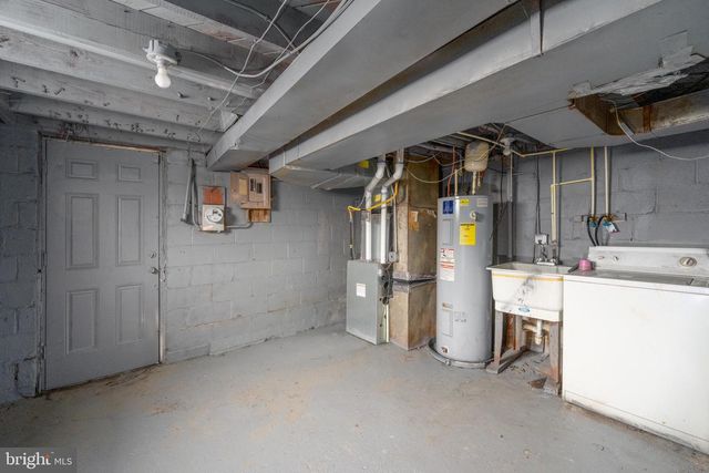 2574 W LAFAYETTE AVE W, Baltimore, MD 21216