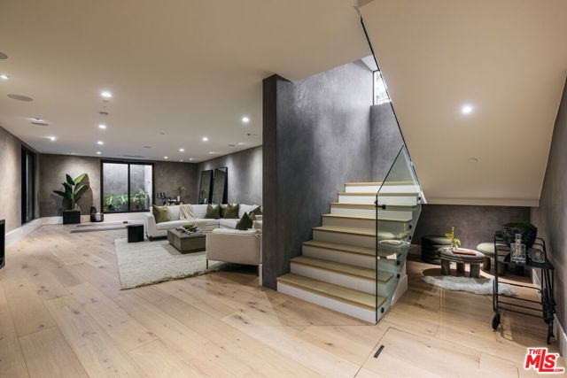 5988 W 76th Street, Los Angeles, CA 90045