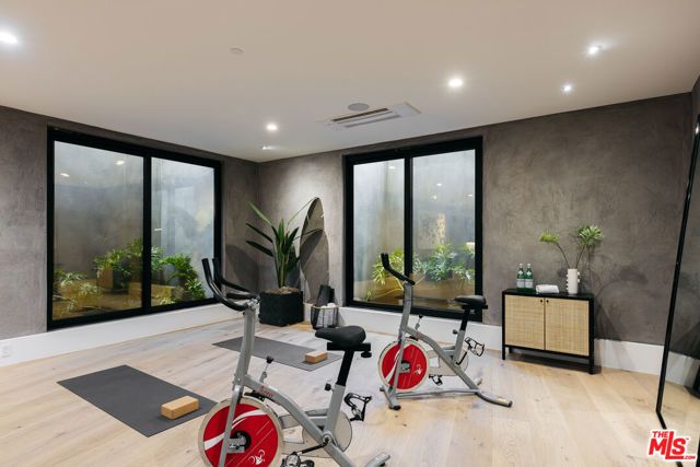 5988 W 76th Street, Los Angeles, CA 90045