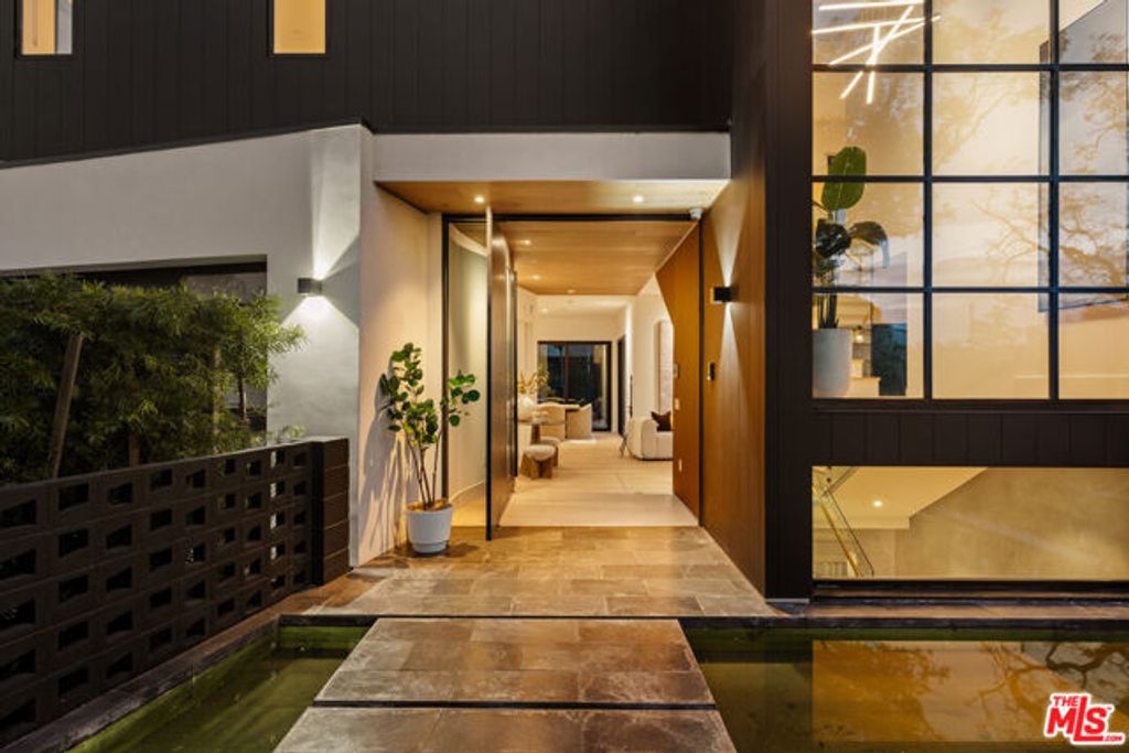 5988 W 76th Street, Los Angeles, CA 90045