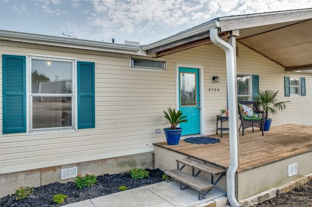 4524 Elementary Drive, Southmayd, TX 76268