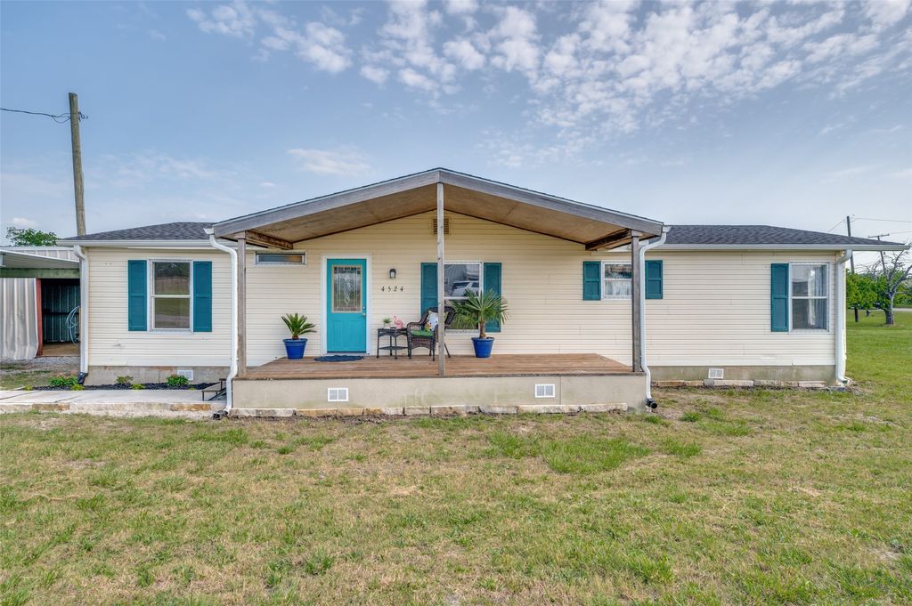 4524 Elementary Drive, Southmayd, TX 76268