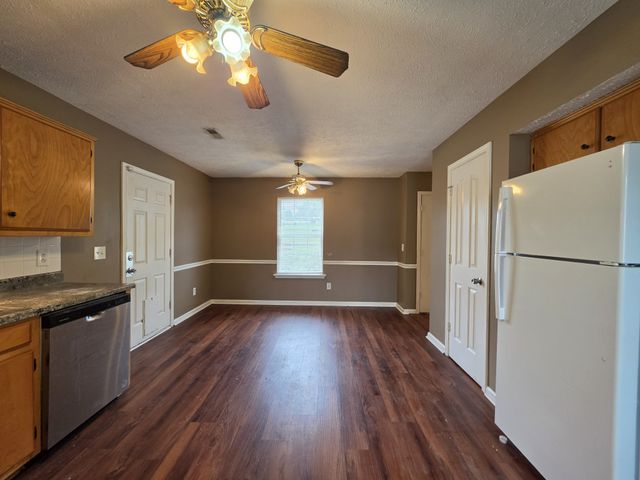 2000 Penmar Dr, La Vergne, TN 37086
