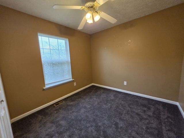 2000 Penmar Dr, La Vergne, TN 37086