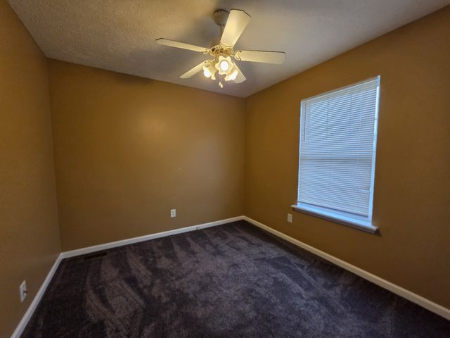2000 Penmar Dr, La Vergne, TN 37086