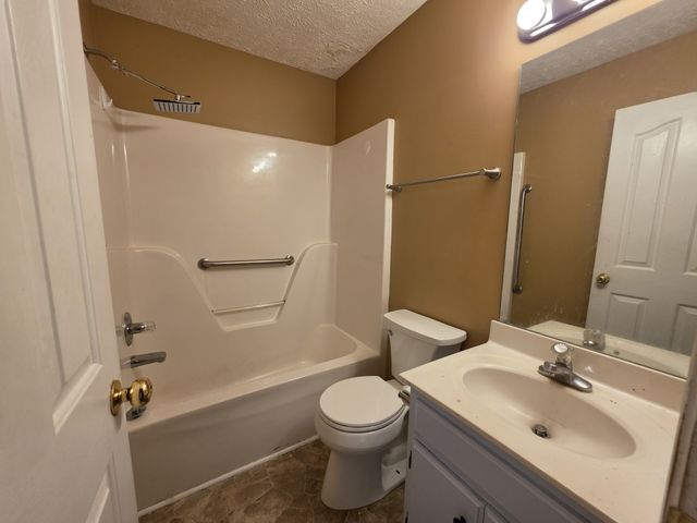 2000 Penmar Dr, La Vergne, TN 37086