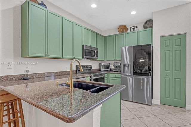 104 Harbors Way, Boynton Beach, FL 33435
