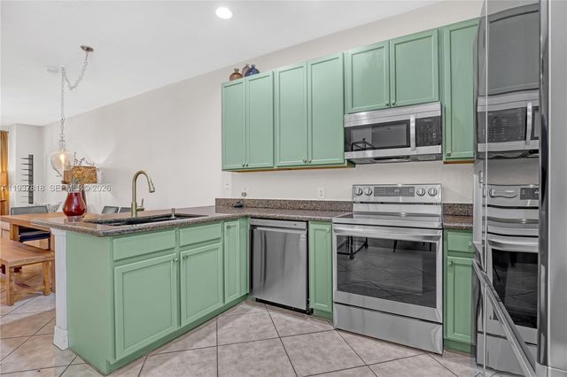 104 Harbors Way, Boynton Beach, FL 33435
