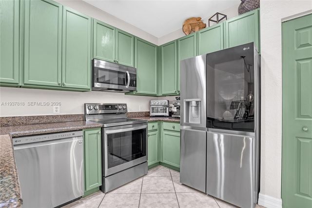 104 Harbors Way, Boynton Beach, FL 33435