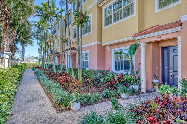 104 Harbors Way, Boynton Beach, FL 33435