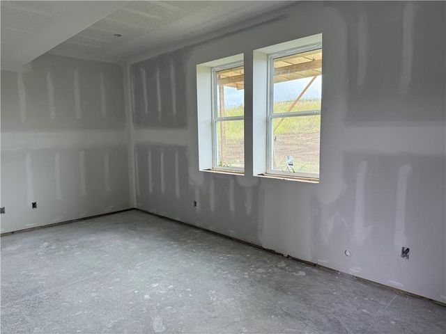 2129 Deerfield Terrace, Liberty, MO 64068