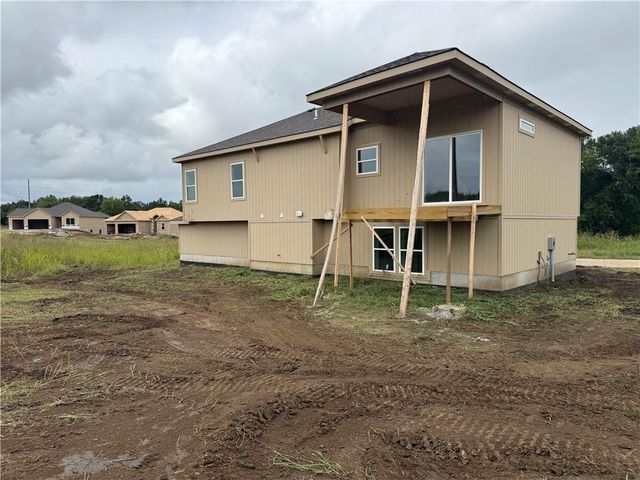 2129 Deerfield Terrace, Liberty, MO 64068