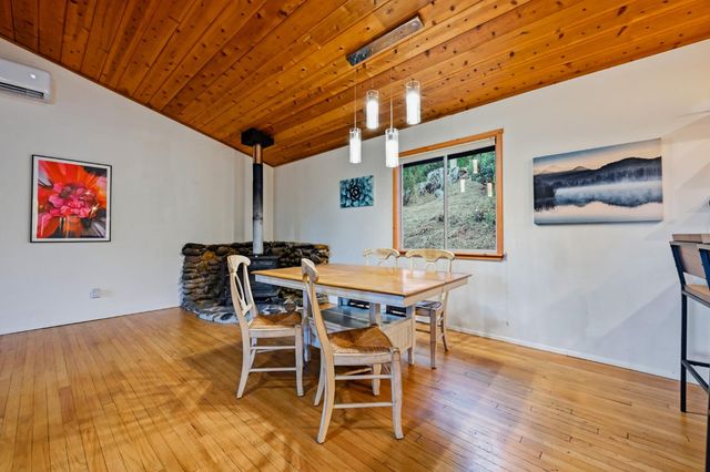 17934 Knoll Top Dr, Grass Valley, CA 95945