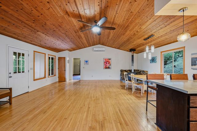 17934 Knoll Top Dr, Grass Valley, CA 95945