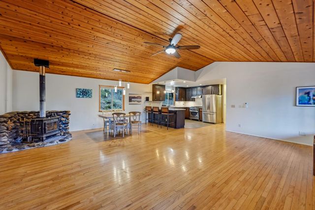 17934 Knoll Top Dr, Grass Valley, CA 95945