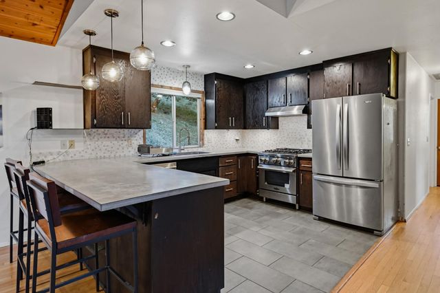 17934 Knoll Top Dr, Grass Valley, CA 95945