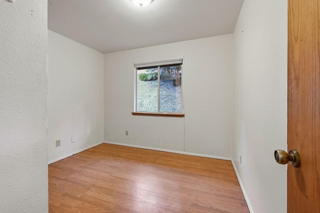 17934 Knoll Top Dr, Grass Valley, CA 95945