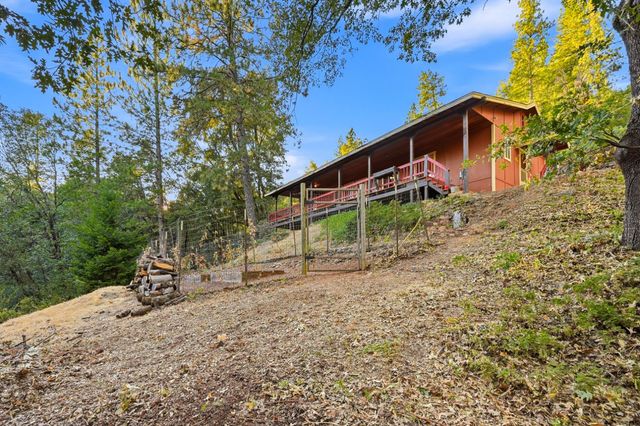 17934 Knoll Top Dr, Grass Valley, CA 95945