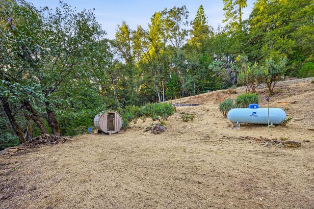 17934 Knoll Top Dr, Grass Valley, CA 95945