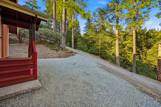 17934 Knoll Top Dr, Grass Valley, CA 95945