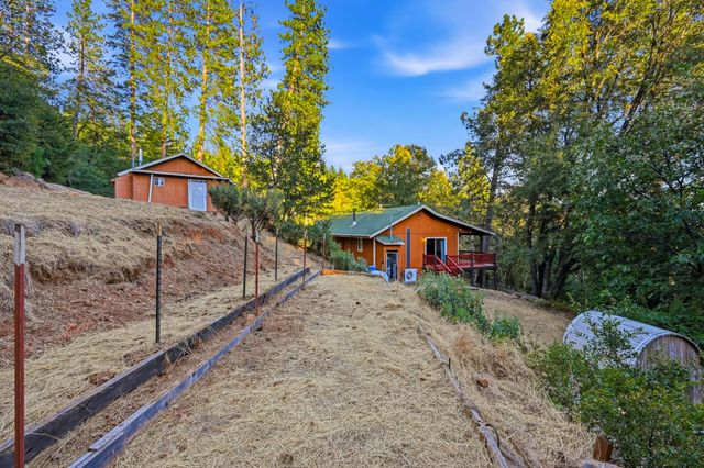 17934 Knoll Top Dr, Grass Valley, CA 95945