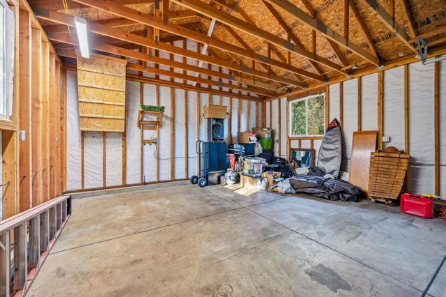 17934 Knoll Top Dr, Grass Valley, CA 95945