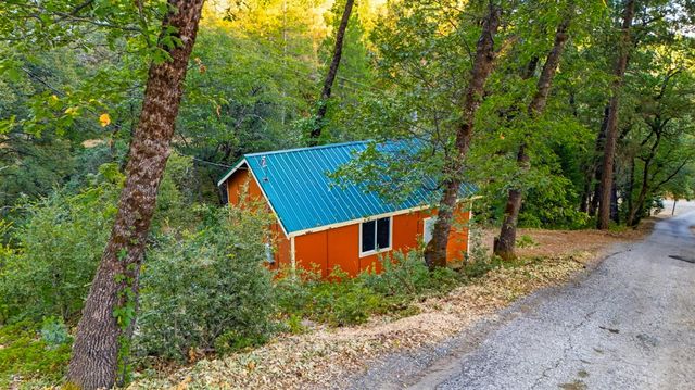 17934 Knoll Top Dr, Grass Valley, CA 95945