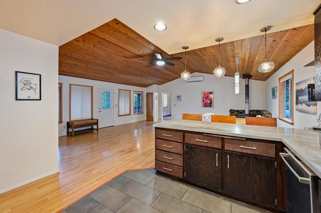 17934 Knoll Top Dr, Grass Valley, CA 95945