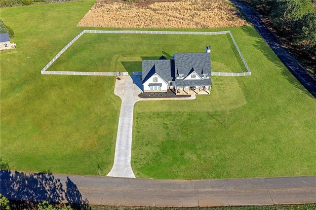 28 Ravenfield Road, Taylorsville, GA 30178