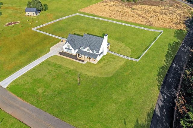 28 Ravenfield Road, Taylorsville, GA 30178