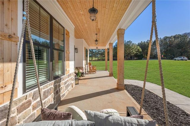 28 Ravenfield Road, Taylorsville, GA 30178