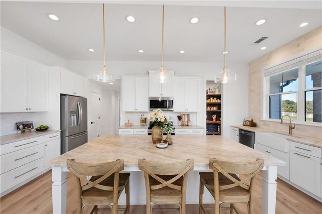 28 Ravenfield Road, Taylorsville, GA 30178