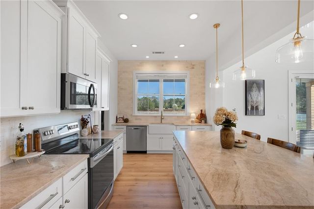 28 Ravenfield Road, Taylorsville, GA 30178