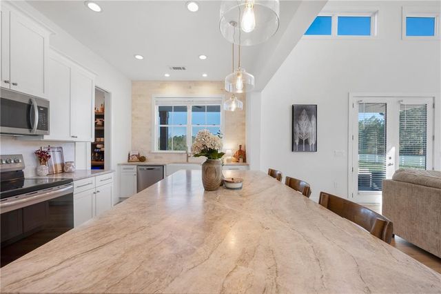 28 Ravenfield Road, Taylorsville, GA 30178