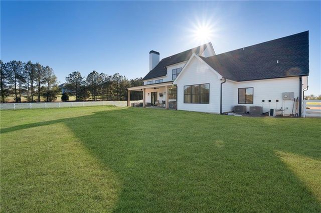 28 Ravenfield Road, Taylorsville, GA 30178