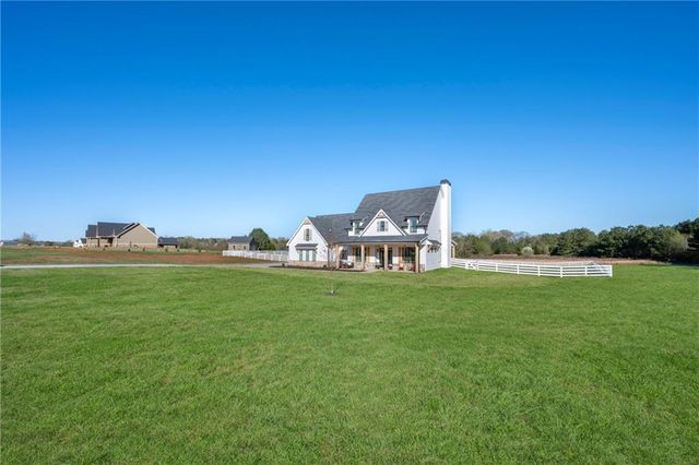 28 Ravenfield Road, Taylorsville, GA 30178